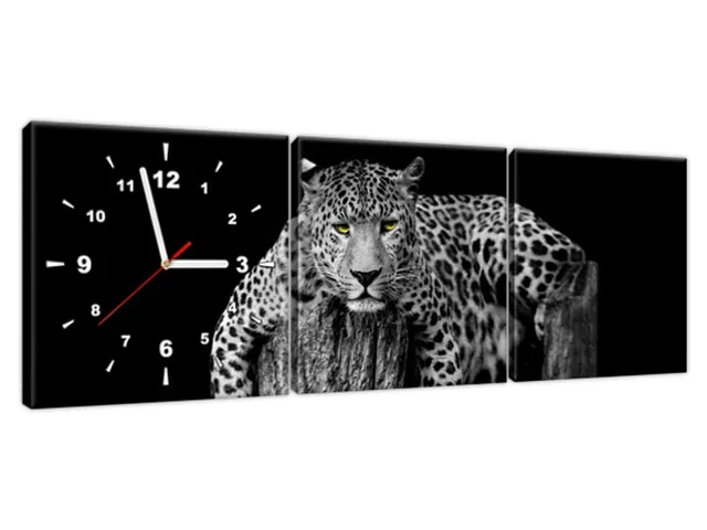 Hodiny Leopard na strome